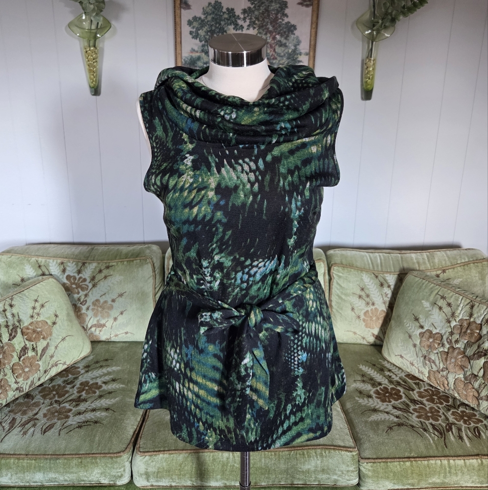 Attyre Green and Black Patterned Top